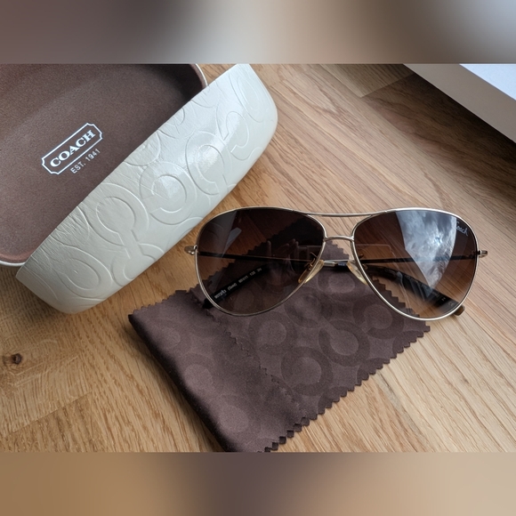 Coach aviator sunglasses with case - Picture 1 of 5